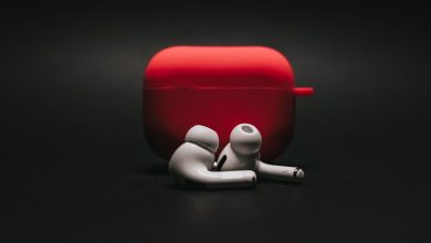 أبل: تقنية البلوتوث تؤخر تطور سماعات AirPods